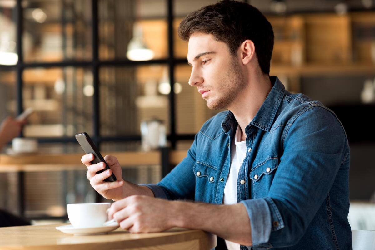 Restez connecté avec la recharge automatisée en ligne